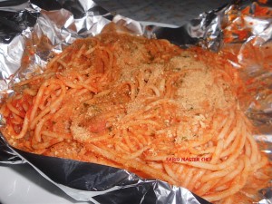 Spaghetti  (Schar - Senza Glutine) con Sugo e Pesto con Pane Aromatico al